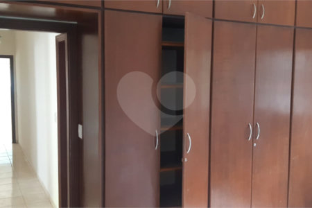 Casa à venda com 4 quartos, sendo 2 suítes, em Cidade Jardim, Araraquara, SP