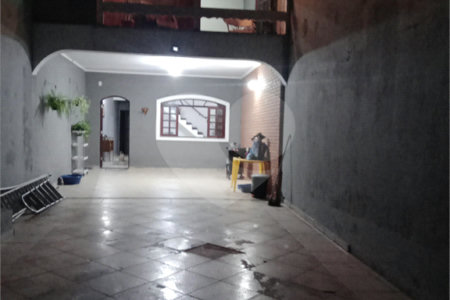Casa à venda com 3 quartos, sendo 1 suíte,  em Vila Júlia, Poá, SP