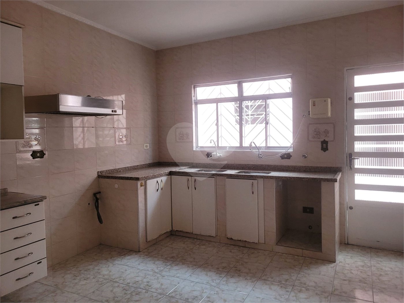 Sobrado à venda com 3 quartos, sendo 1 suíte,  em Vila Ester (zona Norte), São Paulo, SP