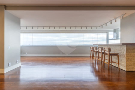 Apartamento à venda com 4 suítes em Vila Sofia, São Paulo, SP