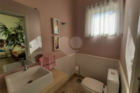Casa à venda com 3 suítes no condomínio Parque Arco Iris, Atibaia - SP