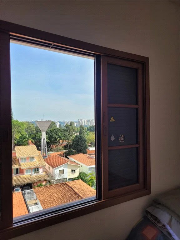 Sobrado à venda com 4 quartos, sendo 2 suítes, em Vila Madalena, São Paulo, SP