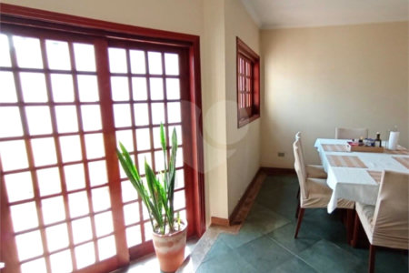 Casa à venda com 5 quartos, sendo 1 suíte, no condomínio Constantino Mattucci, Sorocaba - SP