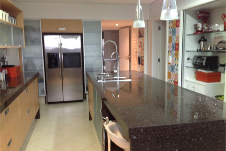 Apartamento à venda com 4 suítes em Jardim Marajoara, São Paulo, SP