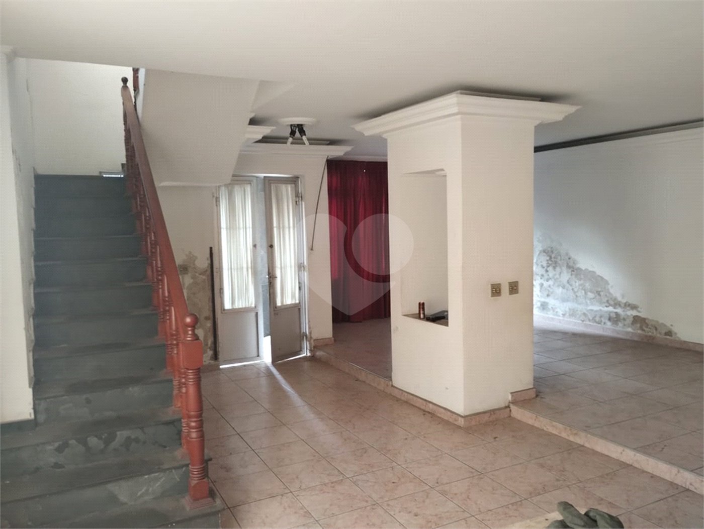 Sobrado à venda com 7 quartos, sendo 6 suítes, em Aclimação, São Paulo, SP