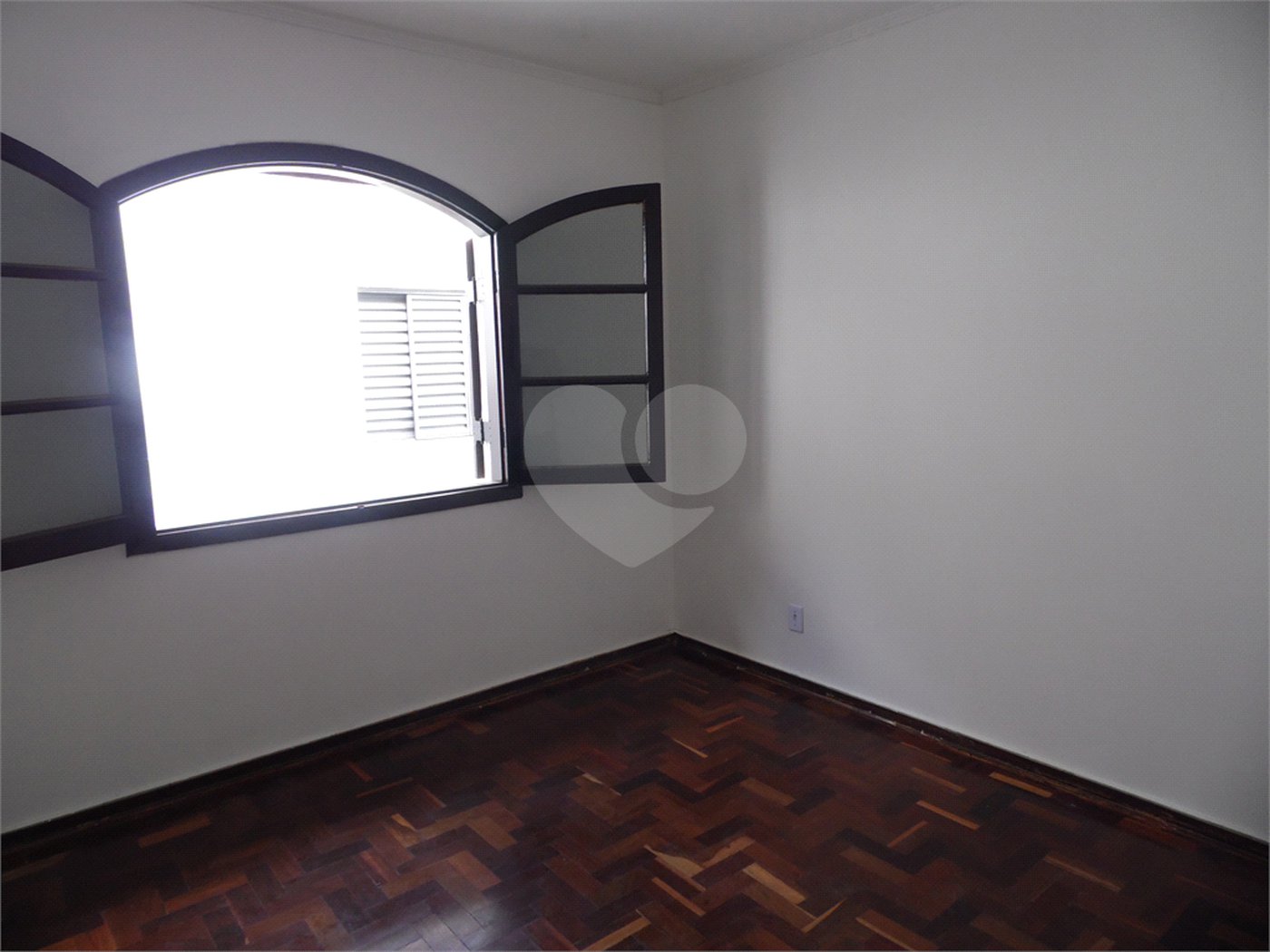 Casa à venda com 5 quartos, sendo 3 suítes, em Vila São Francisco, São Paulo, SP