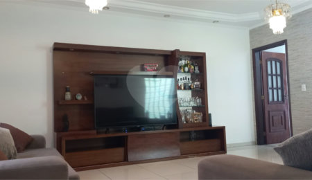 Sobrado à venda com 3 quartos, sendo 1 suíte,  em Vila Ema, São Paulo, SP