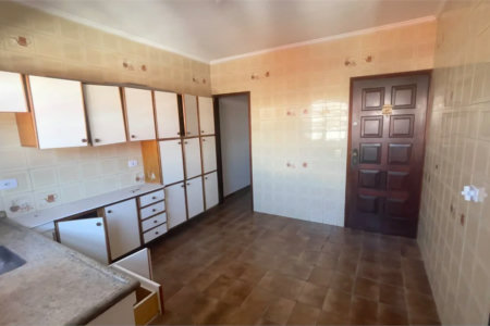 Sobrado à venda com 4 quartos, sendo 1 suíte, em Jardim Ester Yolanda, São Paulo, SP