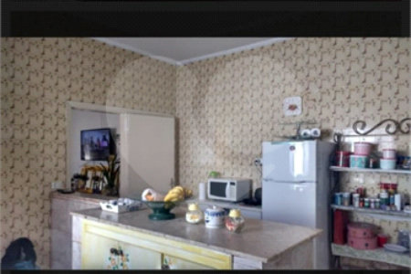 Casa à venda com 3 quartos, sendo 1 suíte,  no Centro, Poá, SP