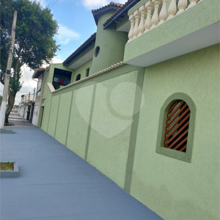 Casa à venda com 2 quartos, sendo 1 suíte, em Vila Maria de Maggi, Suzano, SP