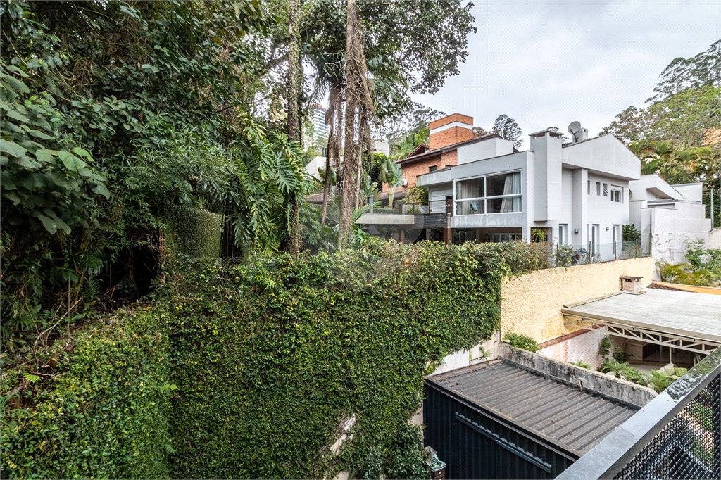 Casa à venda com 4 suítes no condomínio Granja do Morumbi, São Paulo - SP