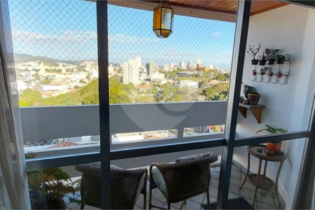 Cobertura à venda com 4 quartos, sendo 2 suítes,  em Vila Embaré, Valinhos, SP