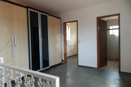 Casa à venda com 3 quartos, sendo 2 suítes, em Vila Helena, Atibaia, SP