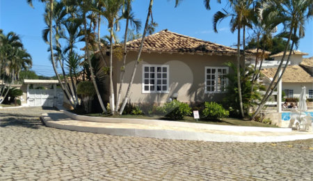 Casa em condomínio à venda com 2 quartos, sendo 1 suíte,  em Alto de Búzios, Armação dos Búzios, RJ