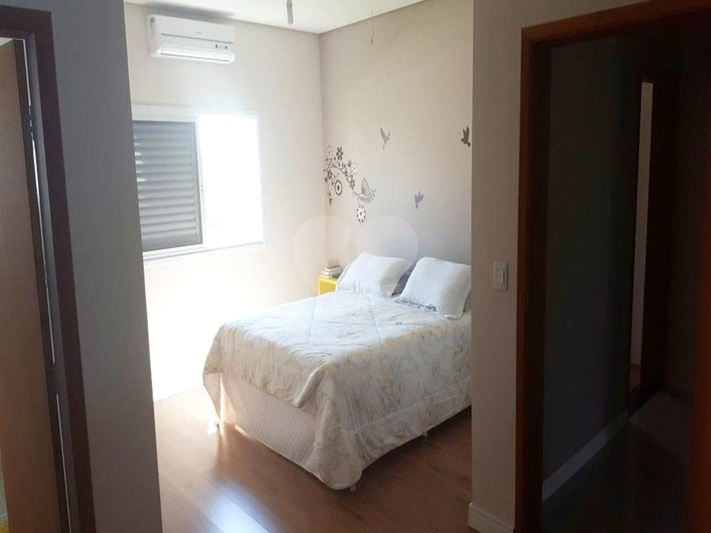 Casa à venda com 4 quartos, sendo 2 suítes, no condomínio Village Ipanema, Araçoiaba da Serra - SP