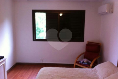 Apartamento à venda com 4 suítes em Real Parque, São Paulo, SP