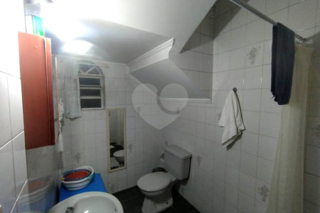 Sobrado à venda com 4 quartos, sendo 2 suítes, em Vila Paulicéia, São Paulo, SP