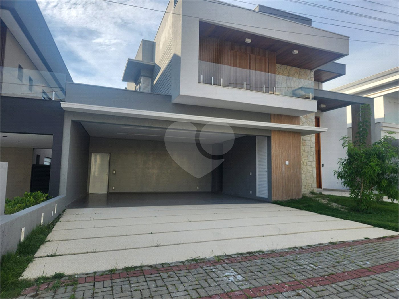 Casa à venda ou para alugar com 4 suítes no condomínio Residencial Jaguary, São José dos Campos - SP