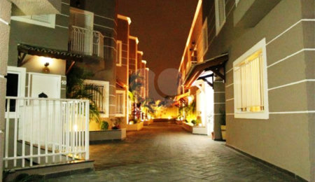 Casa à venda com 3 quartos, sendo 1 suíte,  no condomínio Residencial Água Fria, São Paulo - SP