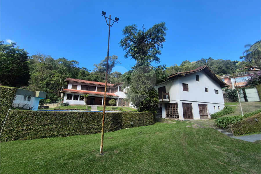 Casa à venda ou para alugar com 4 suítes no condomínio Parque Imperial da Cantareira, Mairiporã - SP