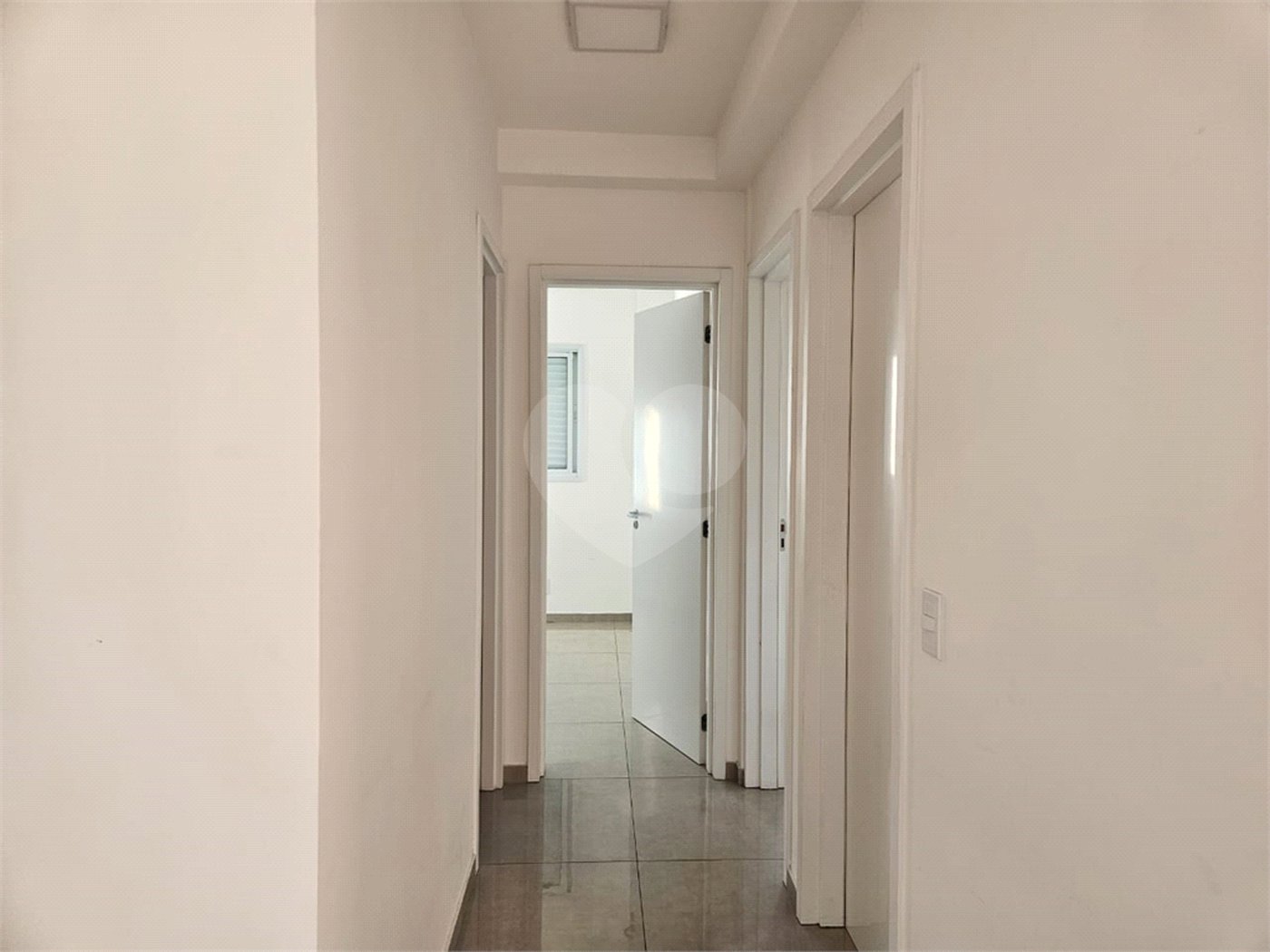 Apartamento à venda com 3 quartos, sendo 1 suíte, no Centro, Poá, SP