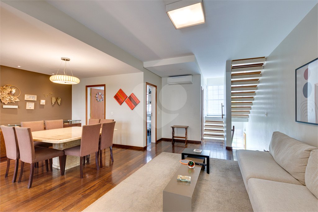 Casa à venda com 4 quartos, sendo 2 suítes, no condomínio Boulevard Saint Michael, São Paulo - SP