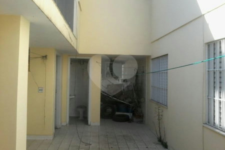 Sobrado à venda com 5 quartos, sendo 2 suítes, em Jardim Aeroporto, São Paulo, SP