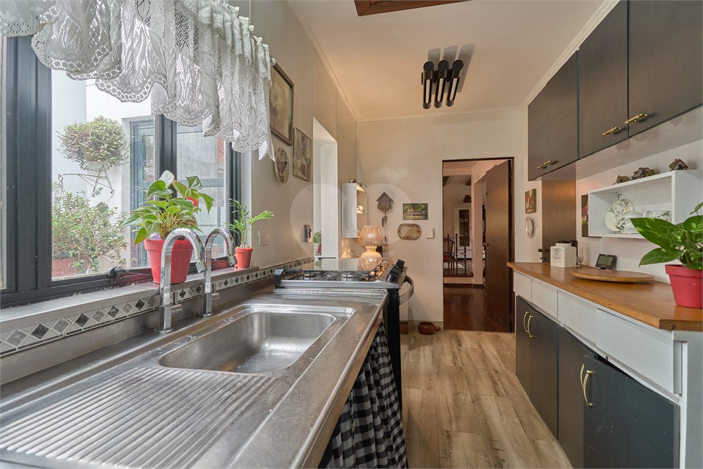 Casa à venda com 4 suítes em Granja Julieta, São Paulo, SP