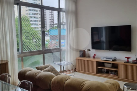 Apartamento à venda com 2 quartos em Moema, São Paulo, SP