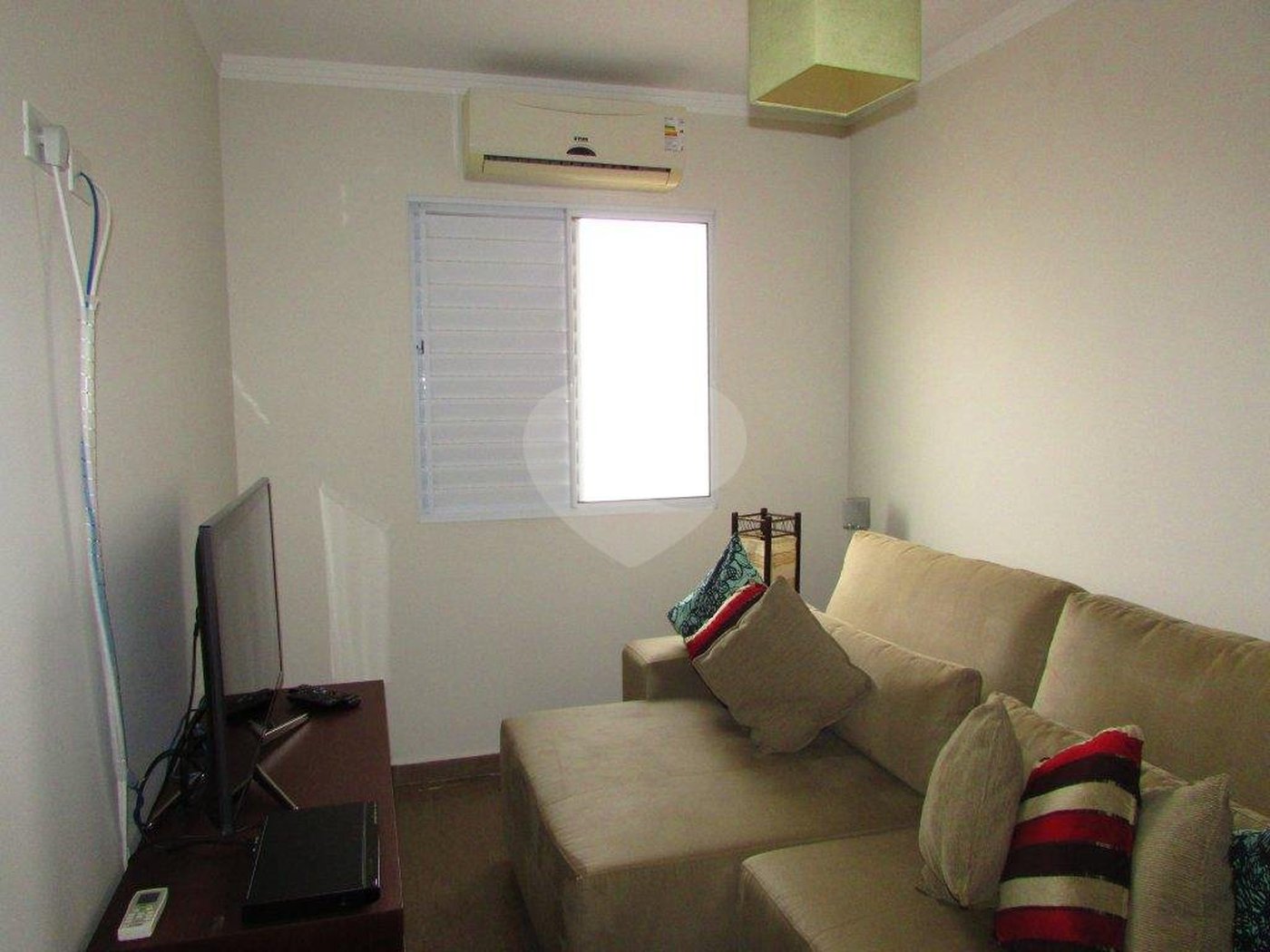 Sobrado à venda com 3 quartos, sendo 1 suíte,  em Vila Constança, São Paulo, SP
