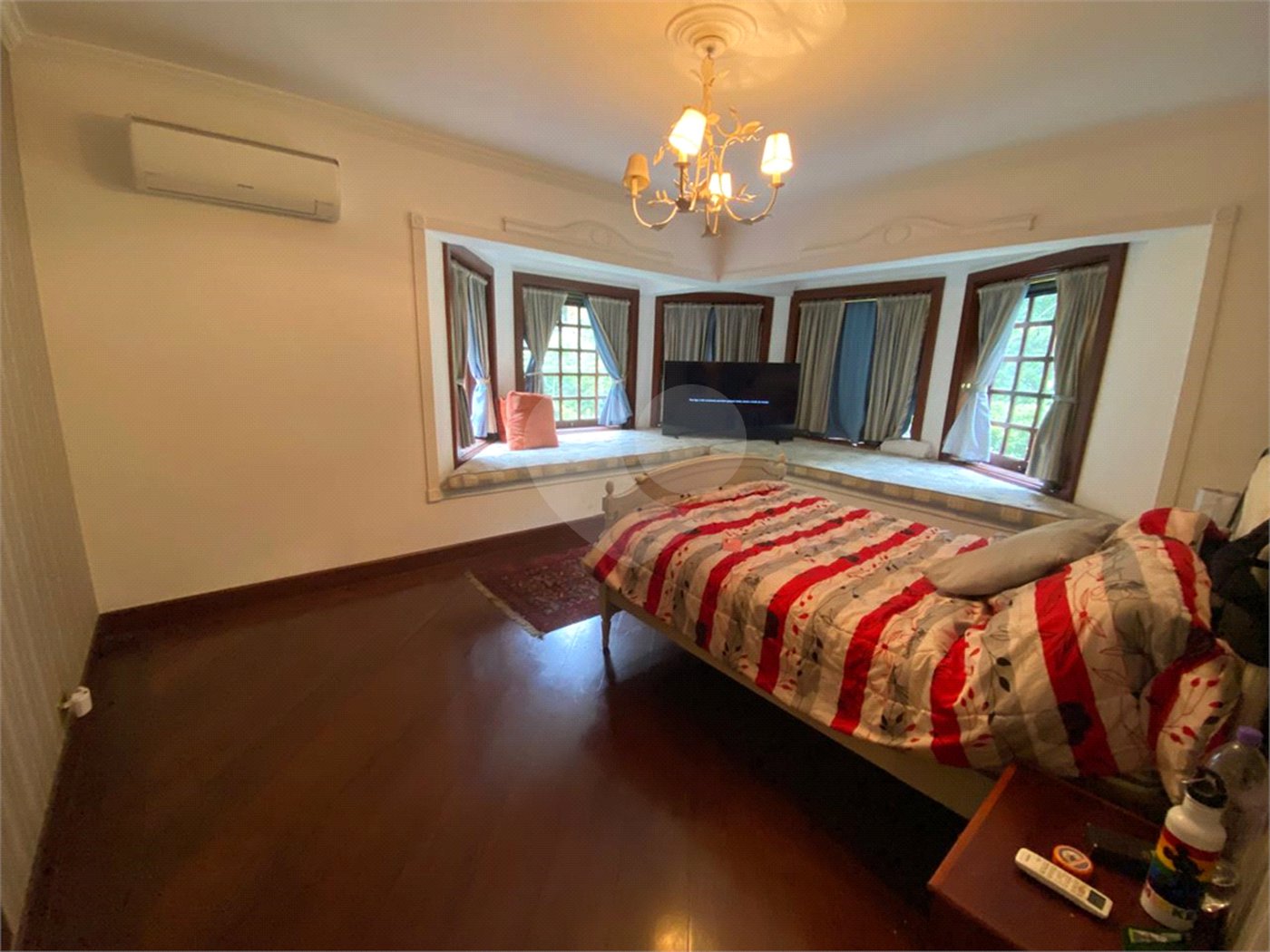 Casa à venda ou para alugar com 5 quartos, sendo 3 suítes,  em Fazenda Morumbi, São Paulo, SP