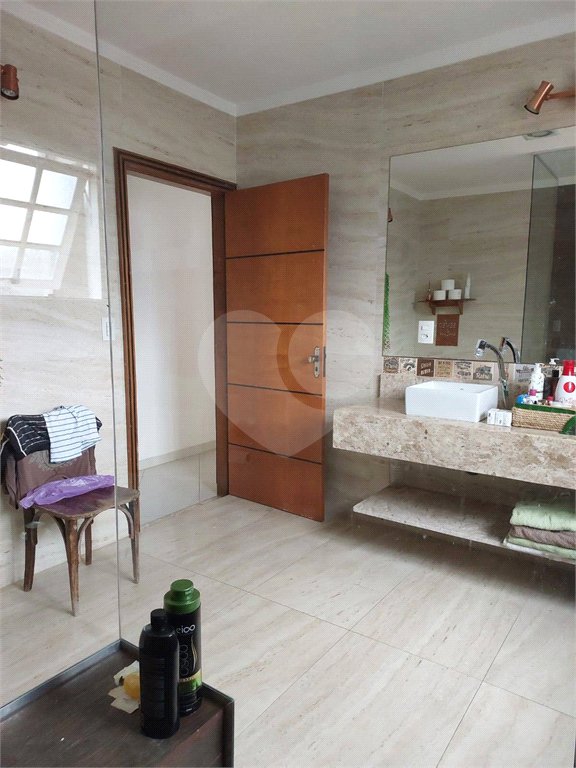 Sobrado à venda com 3 quartos, sendo 1 suíte, em Jardim Fonte Áurea, Poá, SP
