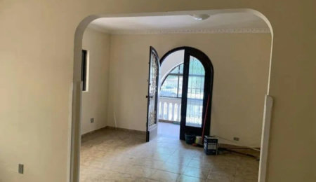 Casa/ Sobrado Amplo no Boqueirão/ Santos/SP