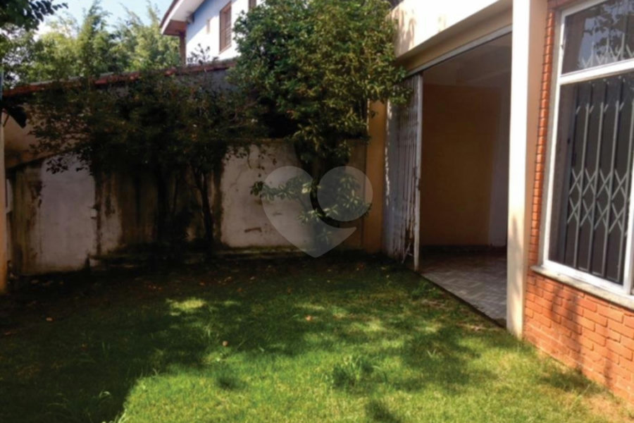 Sobrado à venda com 4 quartos, sendo 1 suíte, em Parque Edu Chaves, São Paulo, SP