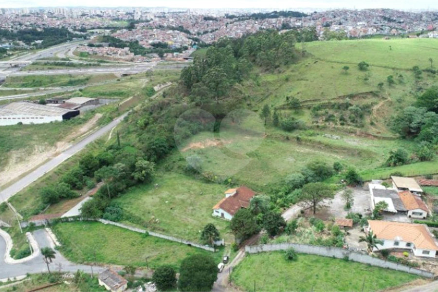 Terreno à venda ou para alugar com 2 quartos, sendo 1 suíte, em Parque Edu Chaves, São Paulo, SP