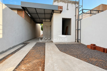 Casa à venda com 3 quartos, sendo 1 suíte, em Parque São Carlos, Três Lagoas - MS