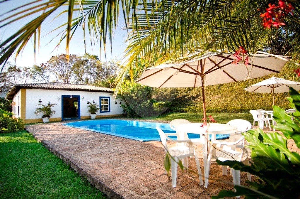 Casa à venda com 4 quartos em Chácaras Maringá, Atibaia, SP
