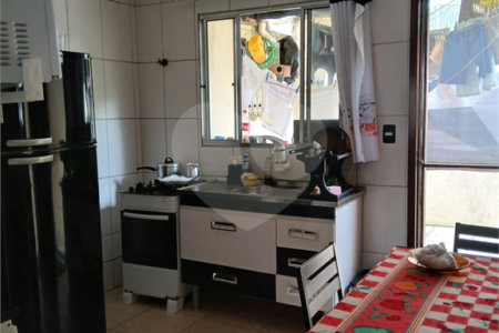 Casa à venda com 2 quartos no condomínio Residencial Armênia, Ferraz de Vasconcelos - SP
