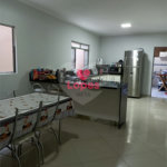 Casa à venda com 3 quartos, sendo 1 suíte, no condomínio Residencial Ana Maria, São José dos Campos - SP