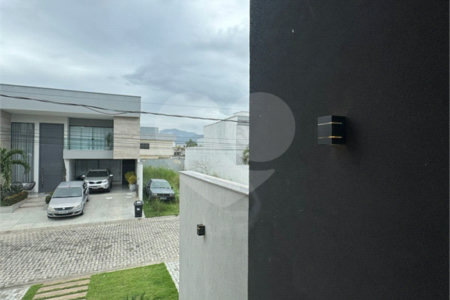 Casa à venda com 5 quartos, sendo 4 suítes, no condomínio Grand Park, Rio de Janeiro - RJ