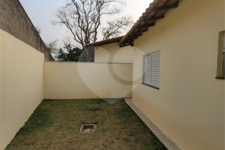 Casa à venda com 3 quartos, sendo 1 suíte, no condomínio Vale dos Gansos, Mairiporã - SP