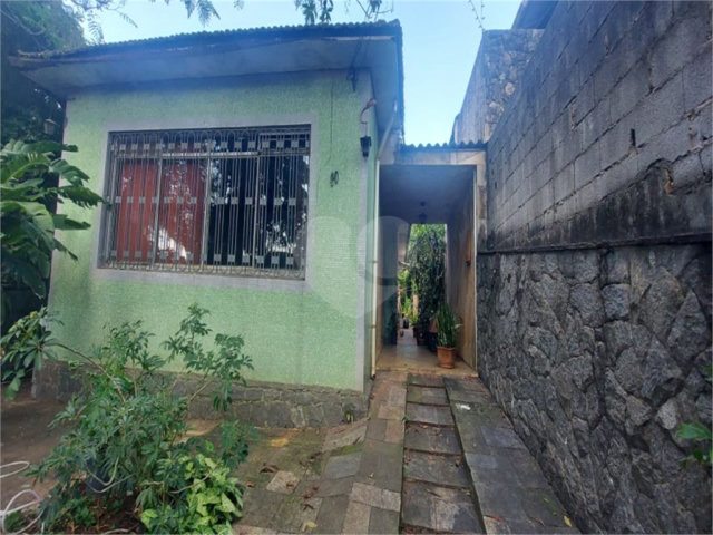 Casa Térrea à venda com 3 quartos, sendo 1 suíte,  em Jardim Floresta, São Paulo, SP