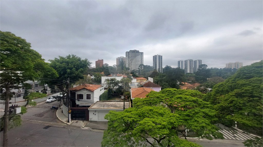 Apartamento à venda com 3 quartos, sendo 1 suíte, em Alto da Boa Vista, São Paulo, SP