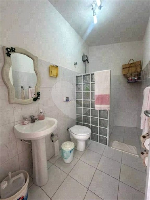 Casa à venda com 3 quartos, sendo 1 suíte, no condomínio Residencial Delle Stelle, Louveira - SP