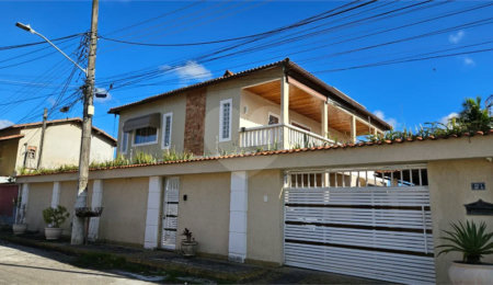 Casa à venda com 5 quartos, sendo 3 suítes,  no condomínio Colinas do Magarça, Rio de Janeiro - RJ