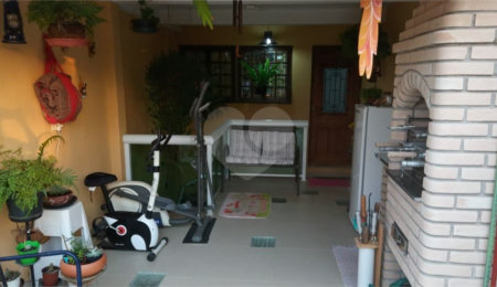 Casa à venda com 3 quartos, sendo 1 suíte, no condomínio Alcides Moreira, São Paulo - SP