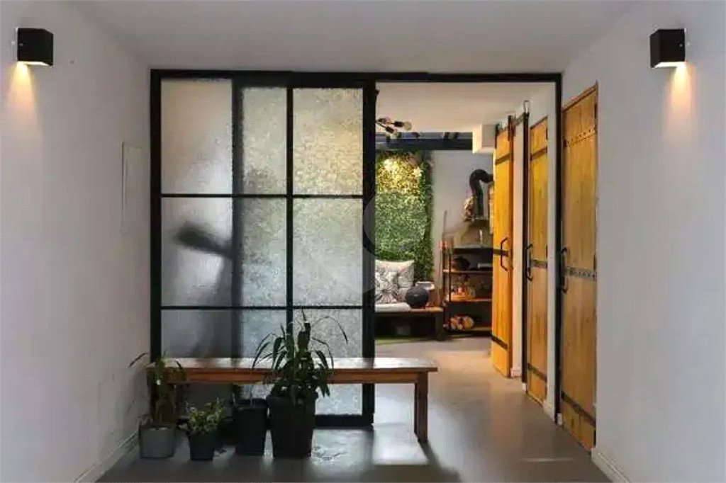 Casa à venda com 2 quartos, sendo 1 suíte,  no condomínio Cube Real Parque, São Paulo - SP