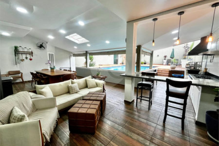 Casa à venda com 4 suítes em Vila Mazarino, Itapetininga, SP