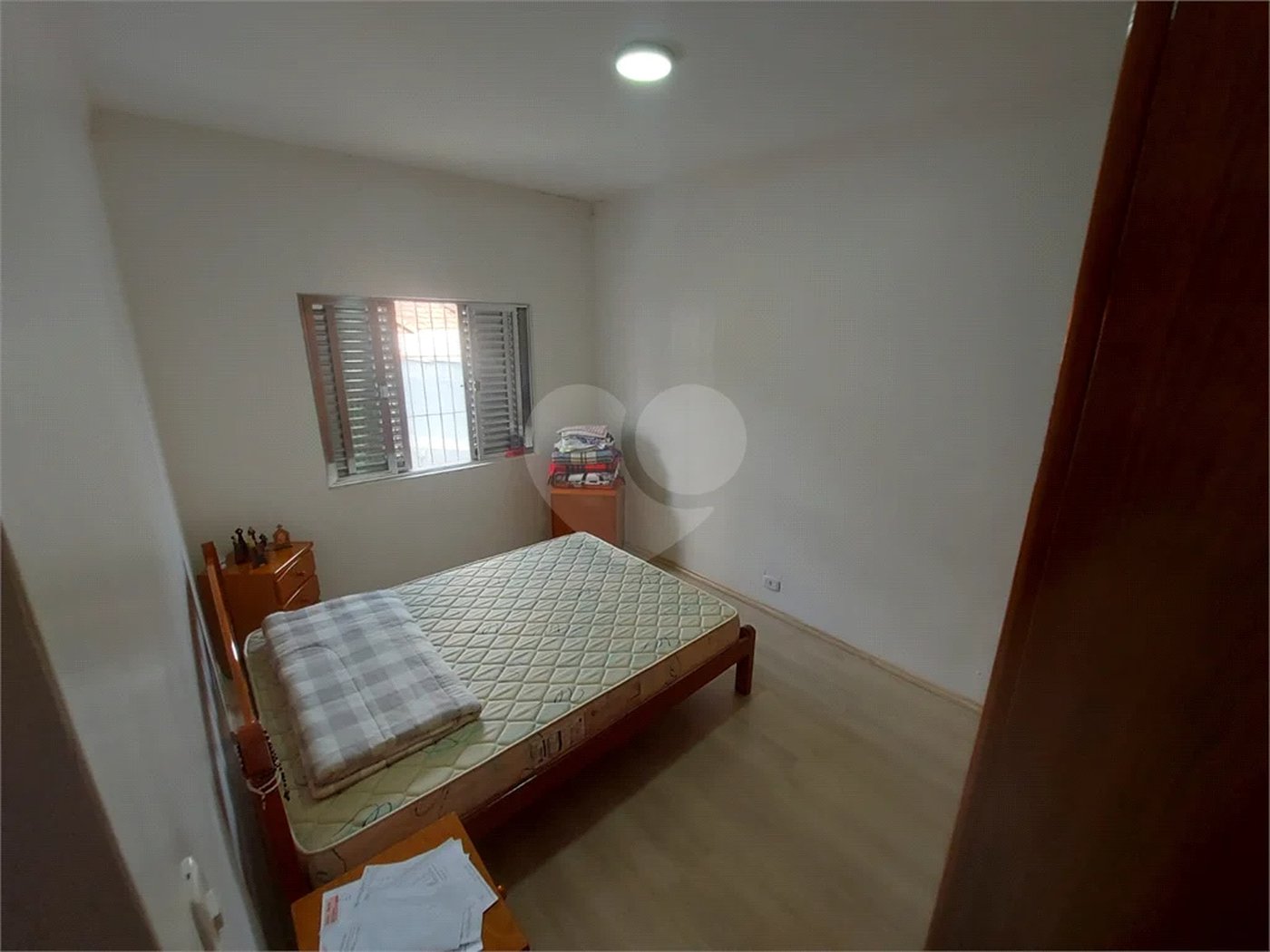 CASA TÉRREA À VENDA NA MOOCA - COM PORTEIRA FECHADA.