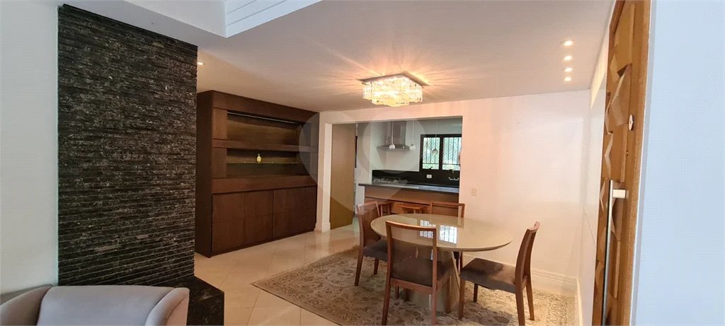 Apartamento à venda no Campo Belo com 110m², 03 dormitórios sendo 01 suite, 2 vagas - São Paulo/S